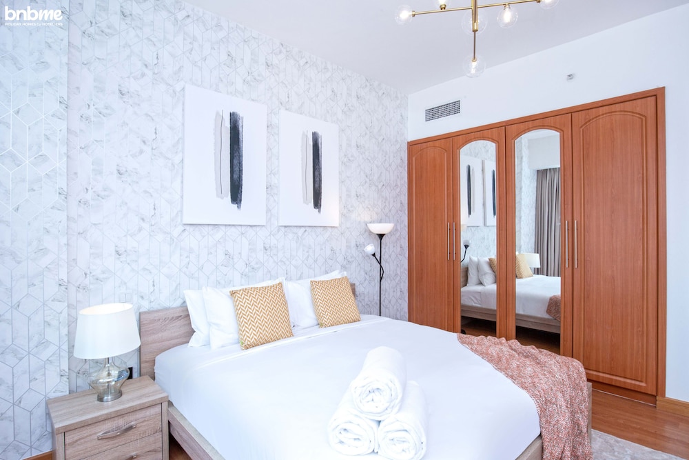 1B-Damac Waves-B67 by bnbme homes