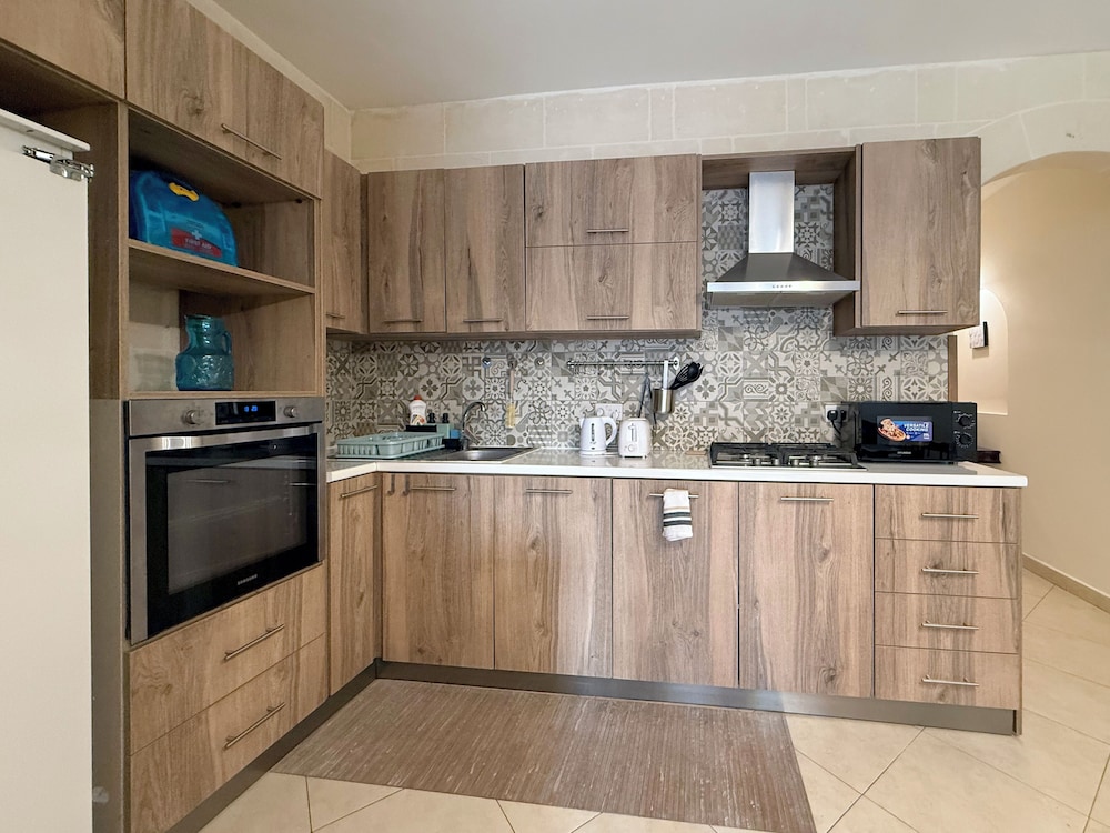 Traditional Maltese 3BD Apartment