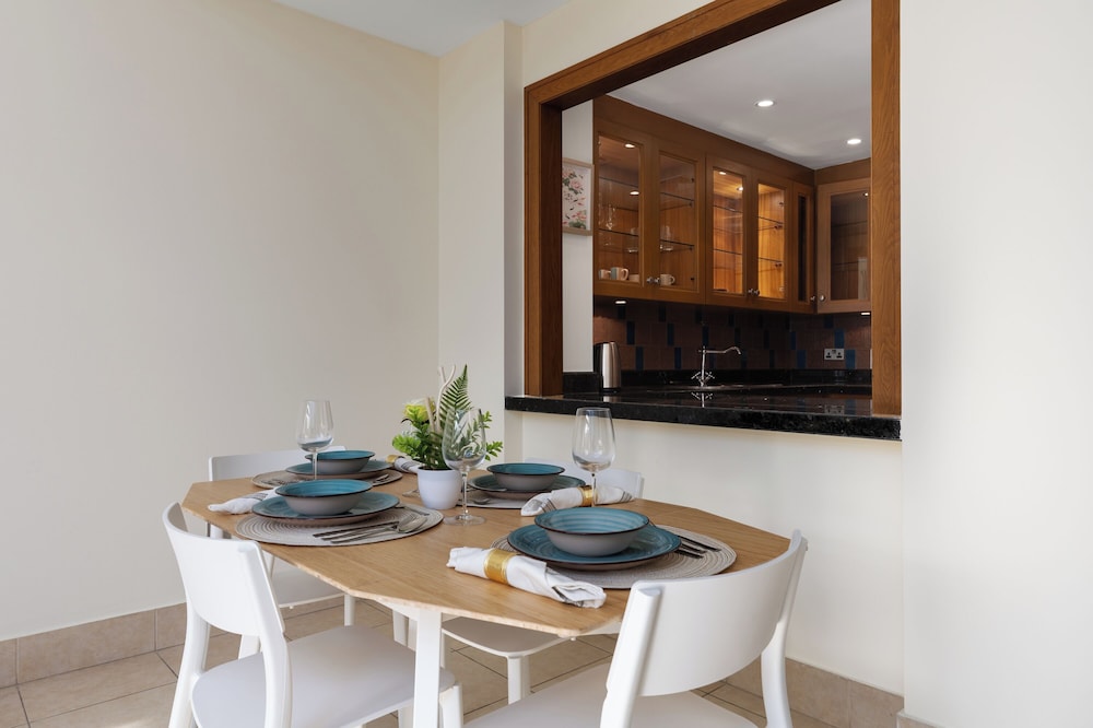 Maison Privee - Stylish & Spacious Apartment in Downtown Dubai