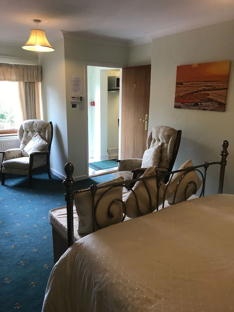 Room-orchard Manor, Fore Street Probus, view 5
