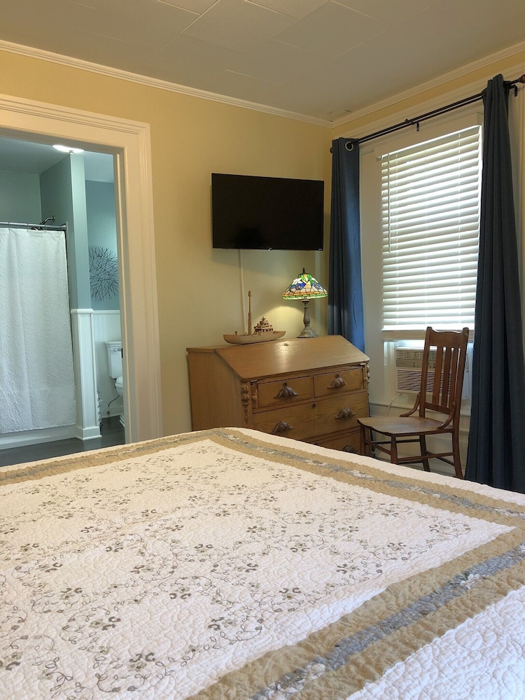 The Vine Bed & Breakfast LLC