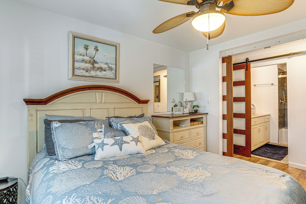 4 Mi to Dtwn Sarasota! Family Home w/ Pool Access