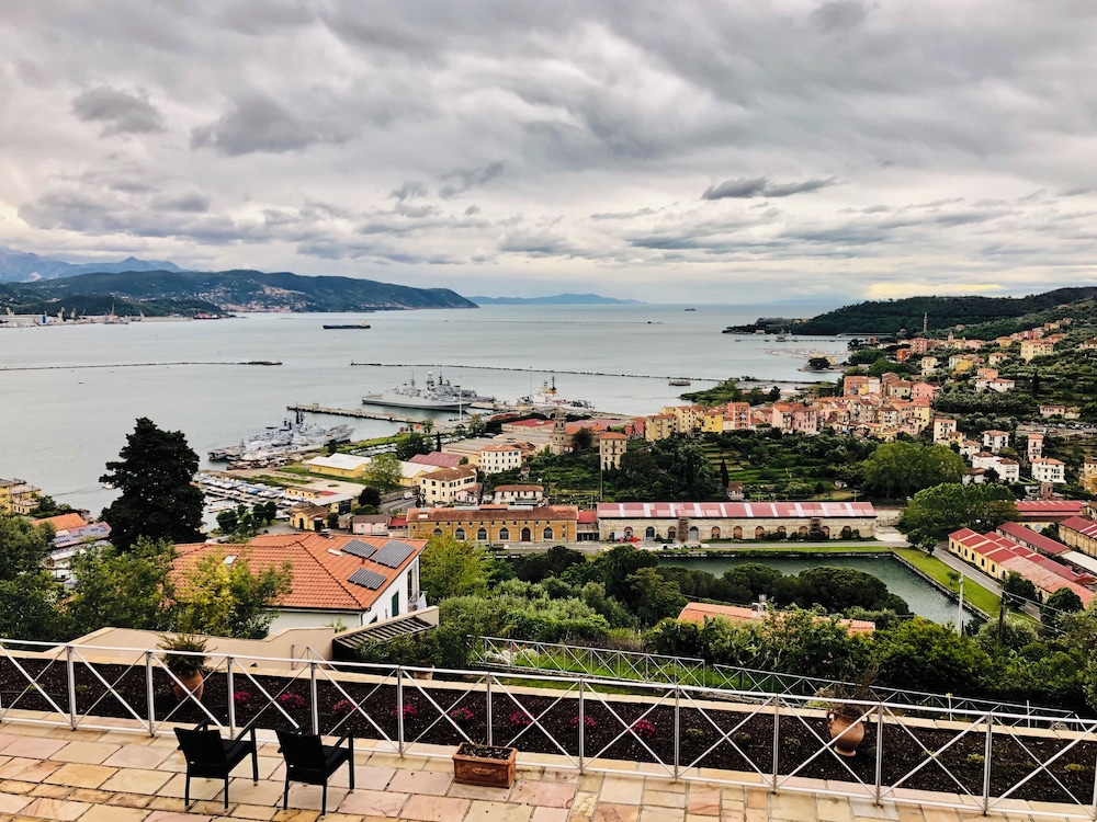 Mira-mare Apartments & Suites
