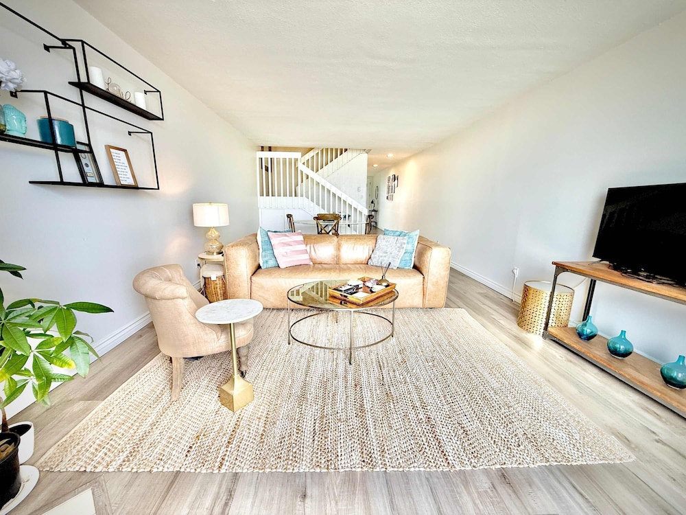 Mission Beach Bayfront Two-story bay View Condo