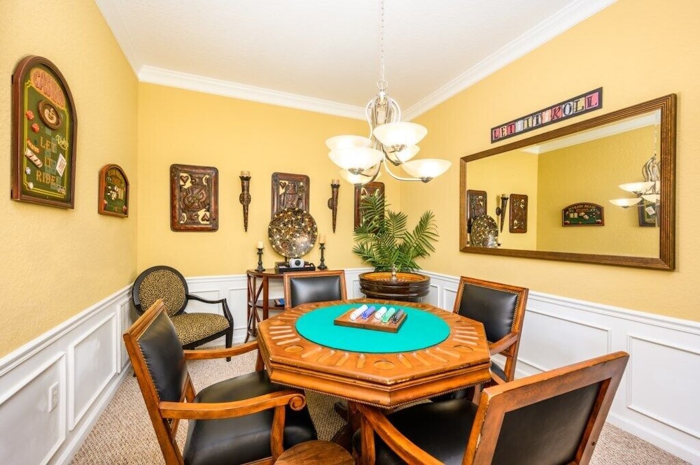 Tropical Lakeview Condo w. Vegas Game Room - 1014