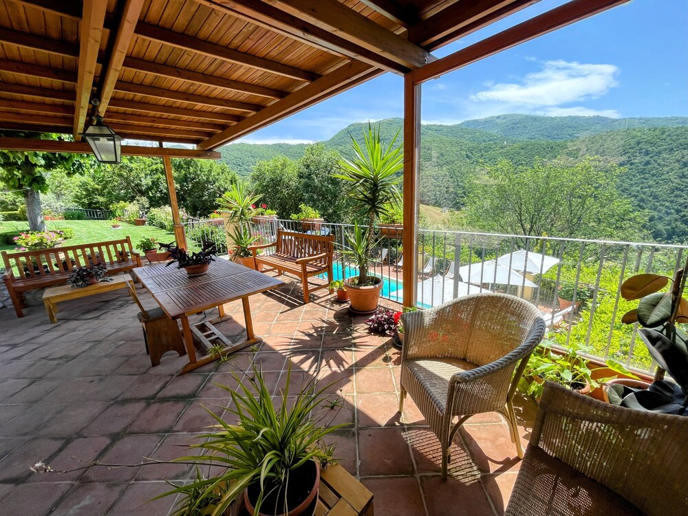 Torretta Sleeps 5 With Pool and Exclusiv view 3