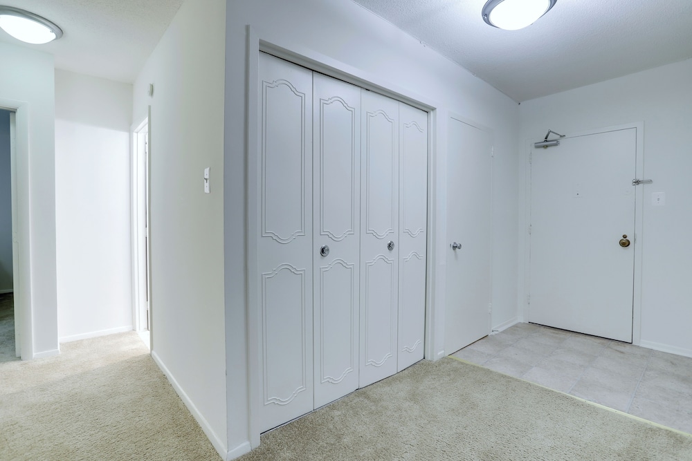 Apt Near Airport in Crystal City