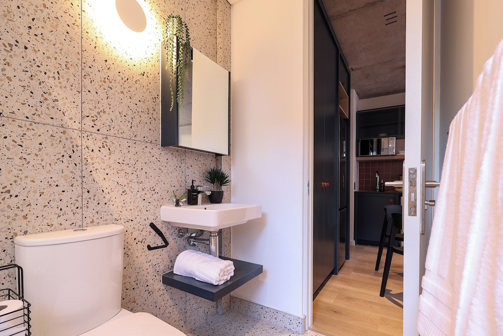 THREE43 on B - Fluent Serviced Apartments
