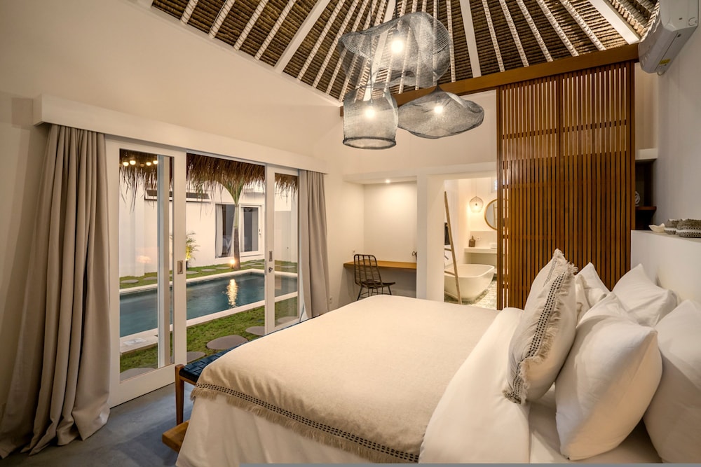 Villa Makena by Alfred in Bali - Stunning Tropical 6BD Villa Near the Beach