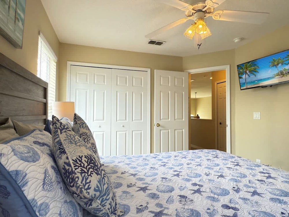Near Disney Villa 3 bd Private Pool