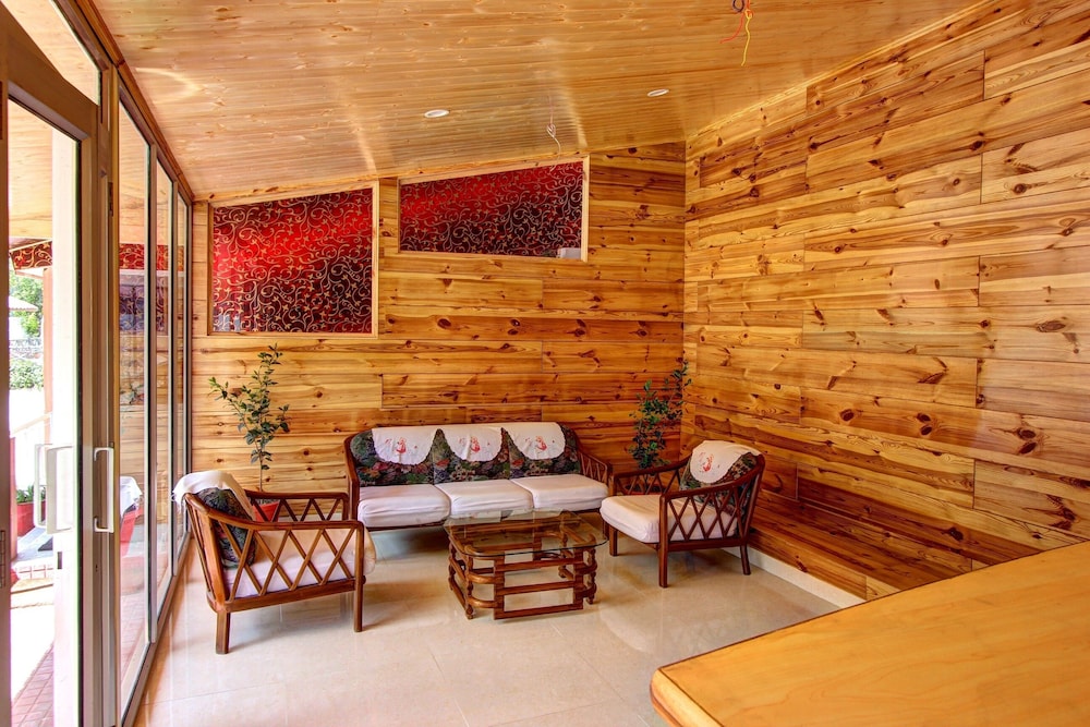 Hotel Monarch Residency Manali