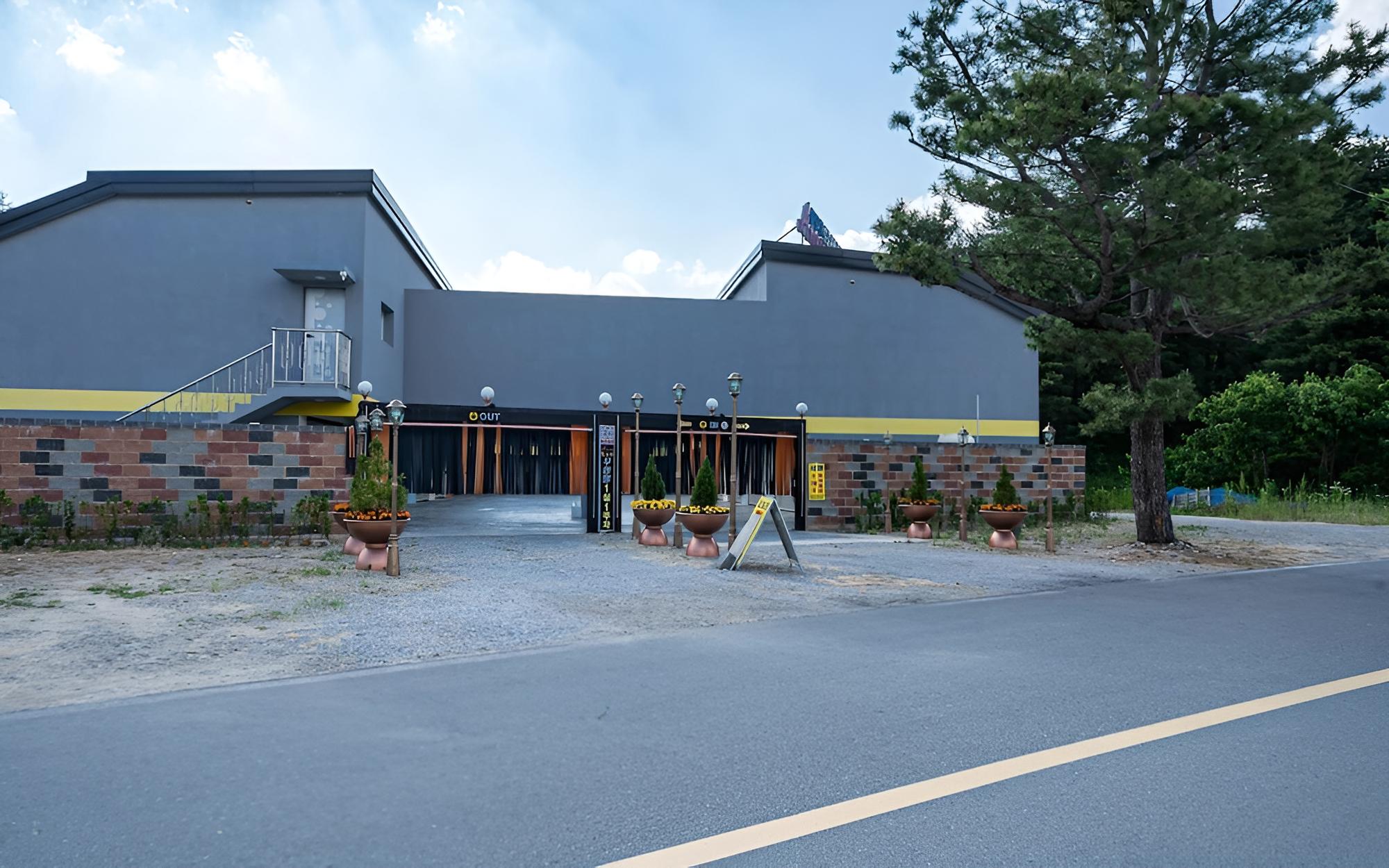 Yangyang Amor Motel view 4