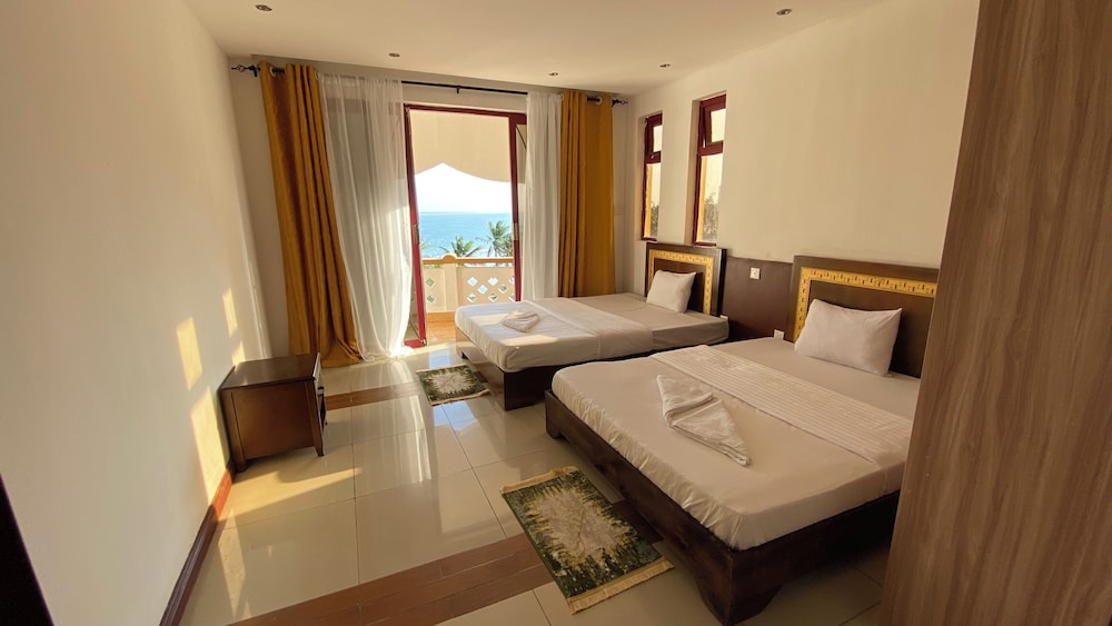 Eden Beach Resort Apartments