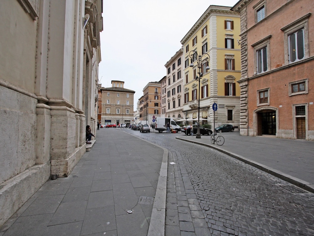 Travel & Stay - Pianellari