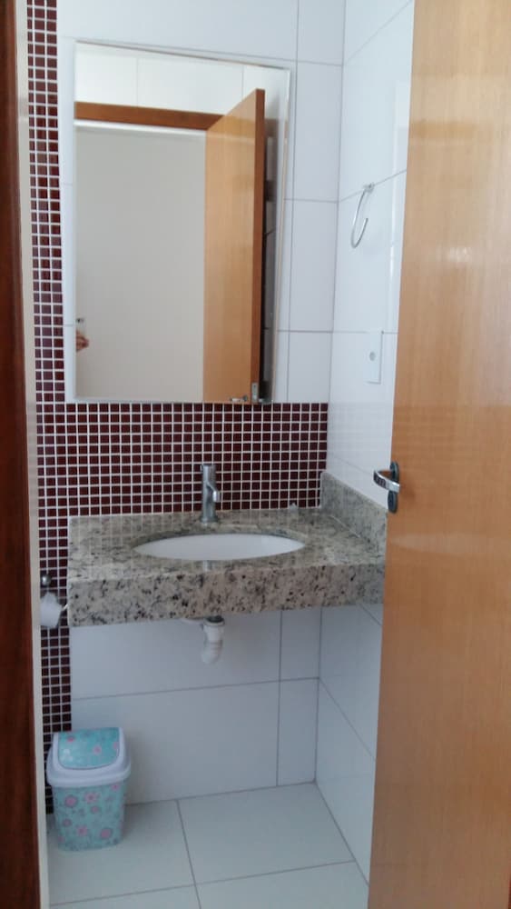 Apto alto padrão com piscina
