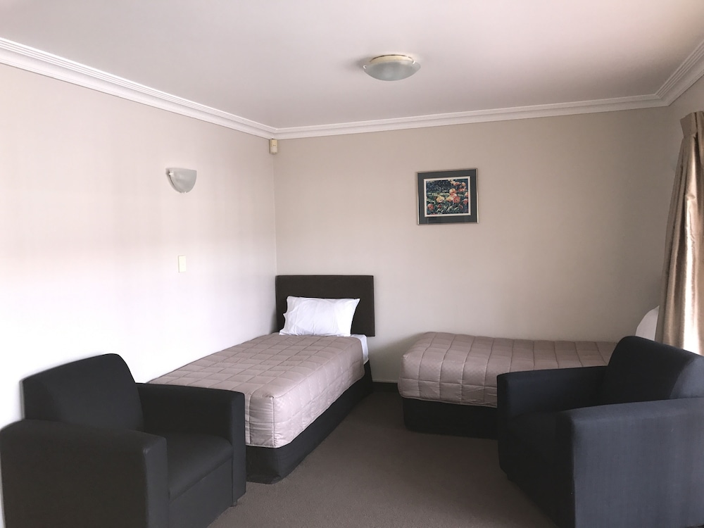 Barclay Motel