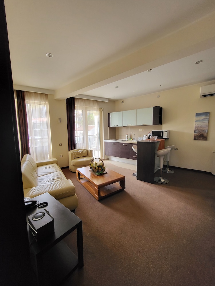 Apartments M Palace