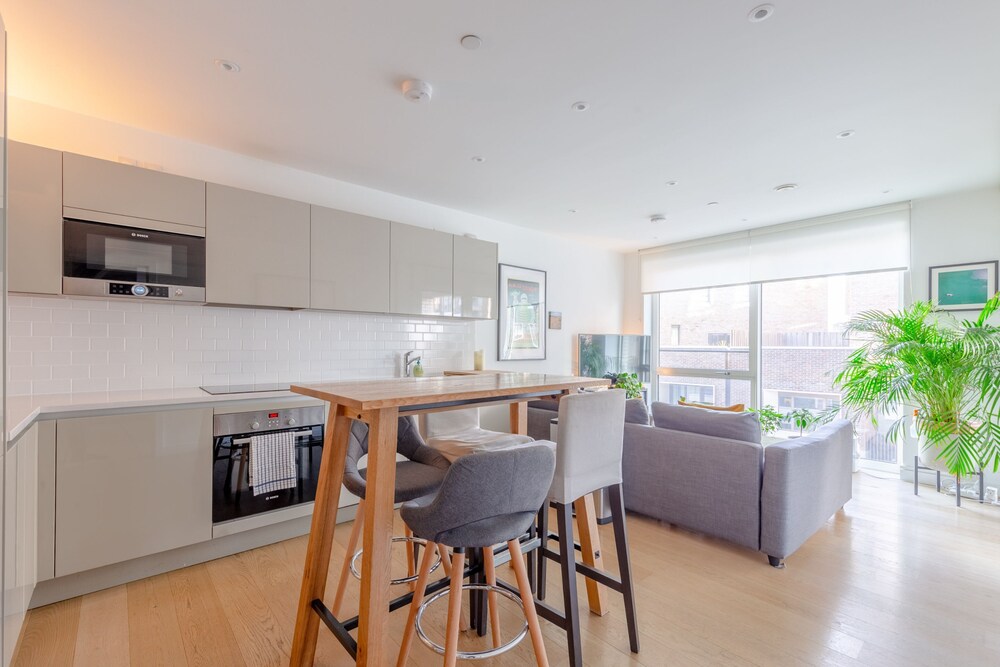 Bright Flat in Elephant & Castle