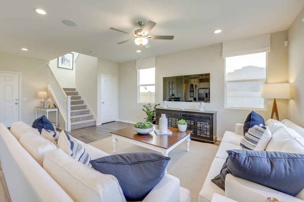 Pool Access & Mtn Views: Family Haven in Beaumont!