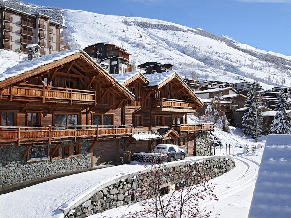 Chalet in Les Deux Alpes With Heated Pool