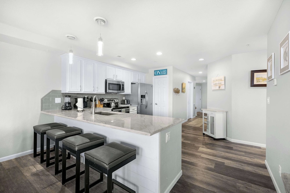 Seascape Cove Waterfront!