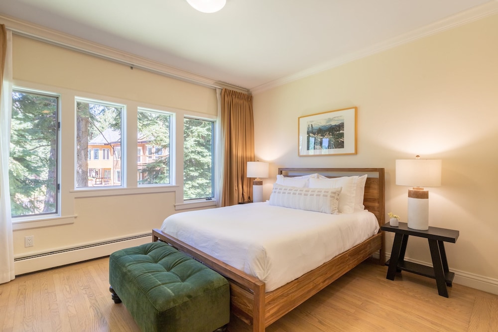 Tahoe Star by Avantstay 7mins to Incline Village, Luxe Mansion view 5