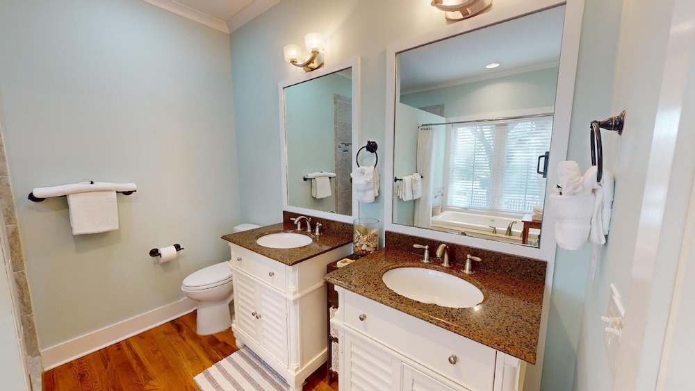 1313 6th Avenue - Rest A Shore