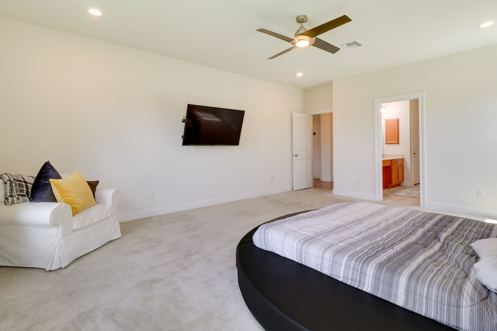 Modern Round Rock Retreat w/ Private Hot Tub view 4