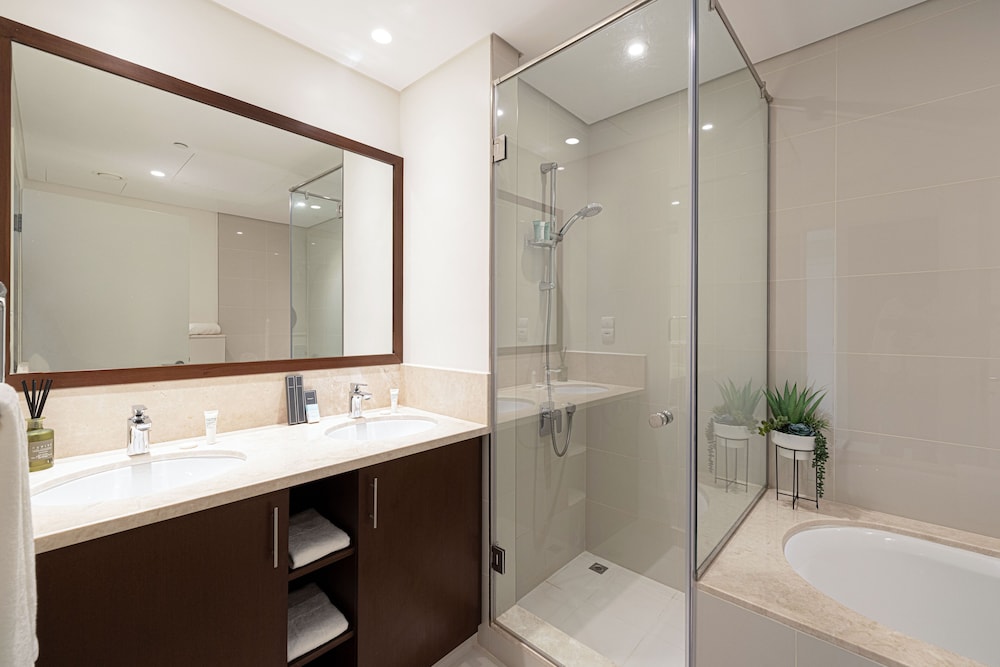 3Br + Maid Close To Burj Khalifa Dubai Mall