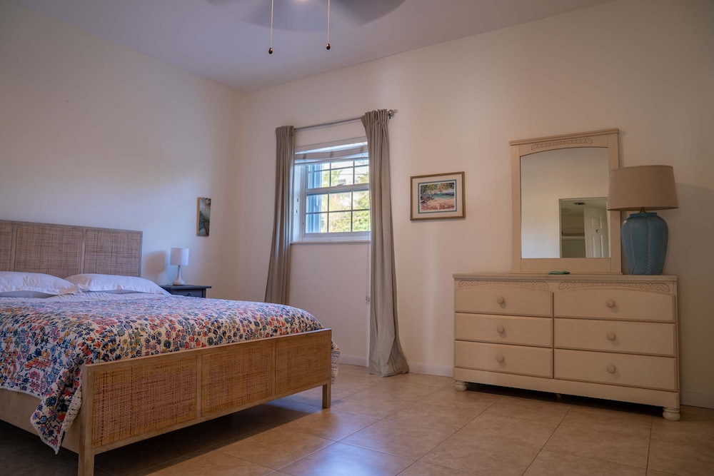 NEW Oceanfront Condo in George Town