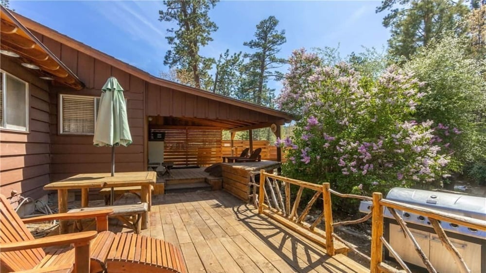 Hot Tub Near Lake Kellys Kottage
