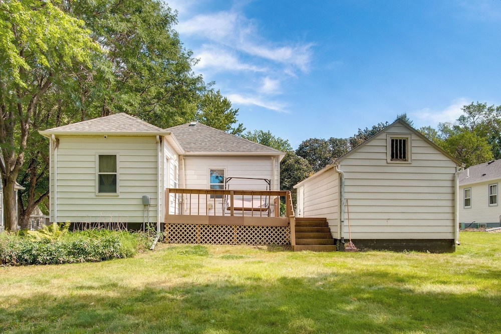 Deck & Spacious Yard: Family Home in Rock Rapids!