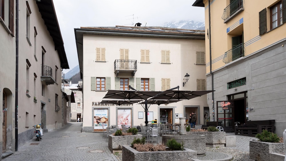 Bruni 2 in Bormio With 1 Bedrooms and 1 Bathrooms view 2