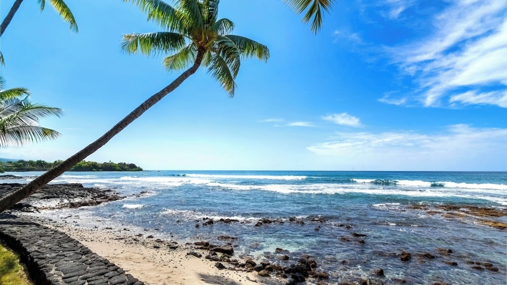 Ocean Front With Private Lanai - In-unit AC - Vrkcv