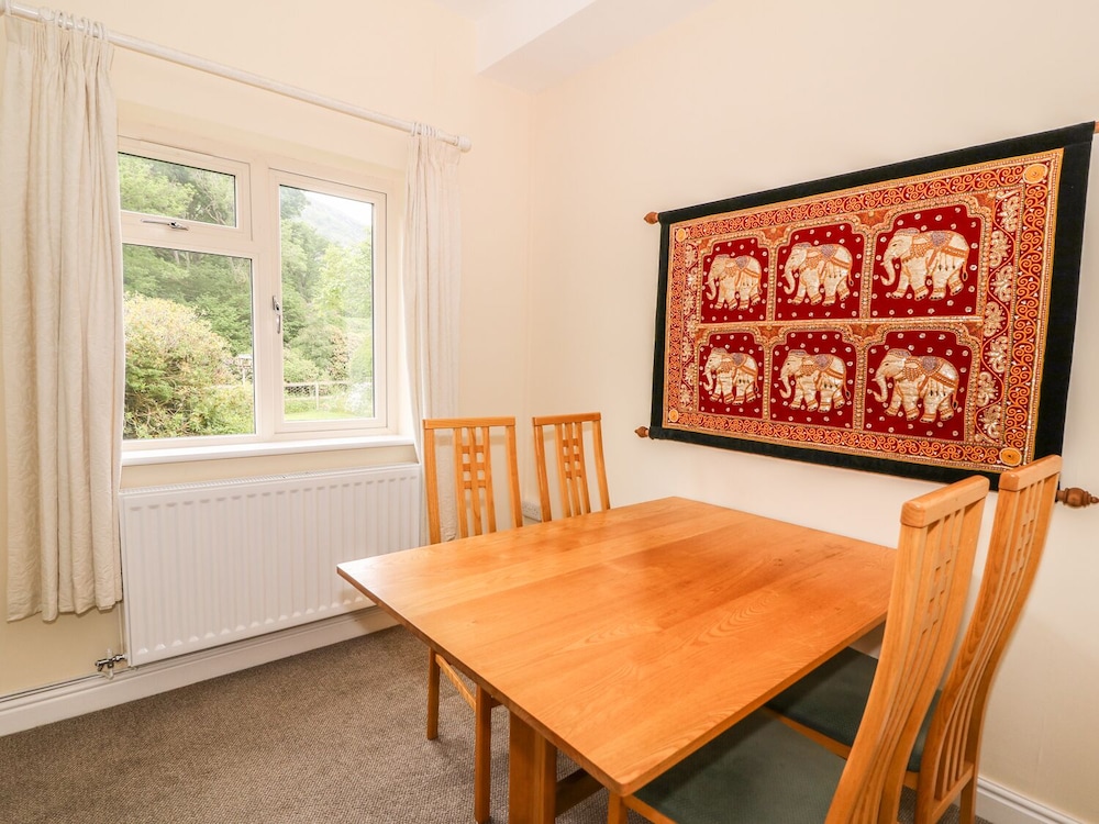 Gardener's Cottage view 3