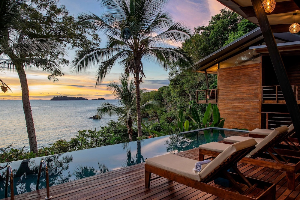 Isla Palenque Member of the Cayuga Collection