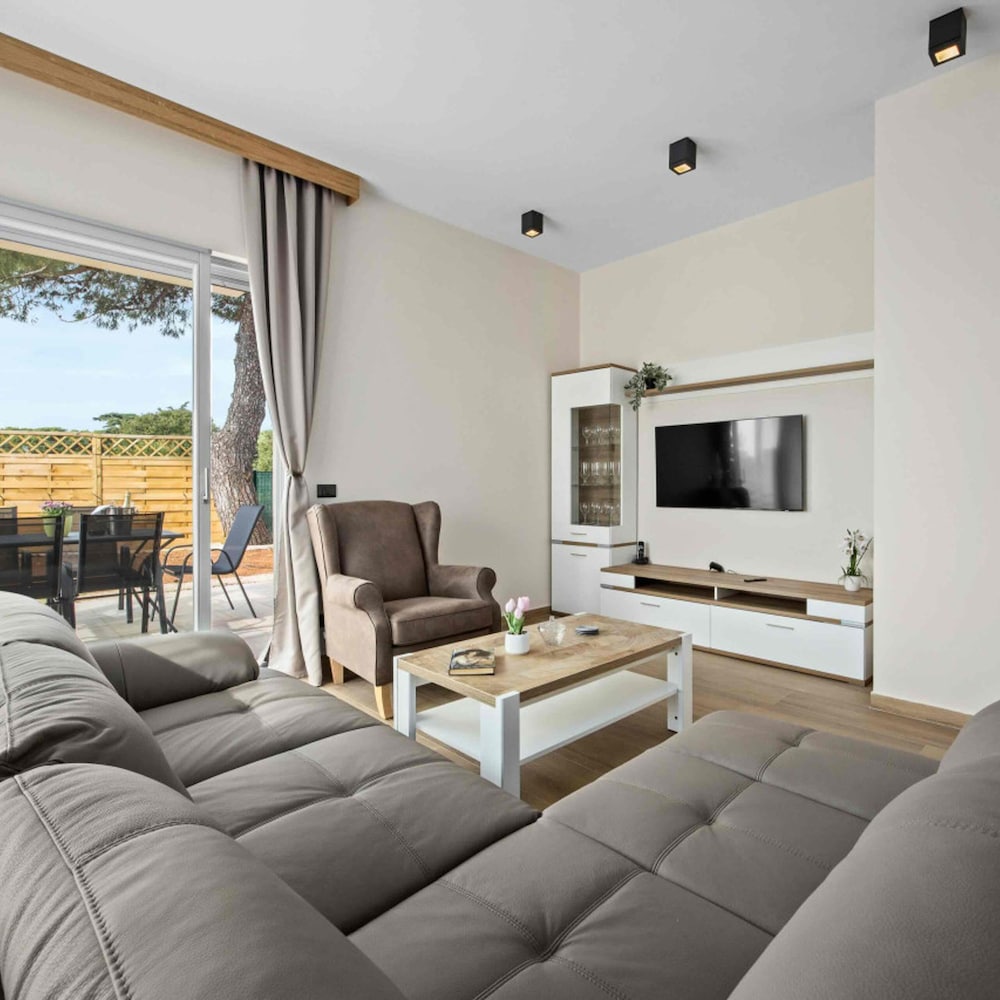 Villa Palma - Seaside Luxury Villa for 6 Person