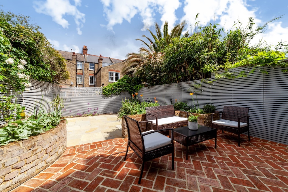 outdoor bbq area