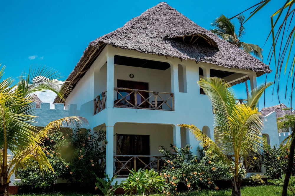 Uroa Bay Beach Resort