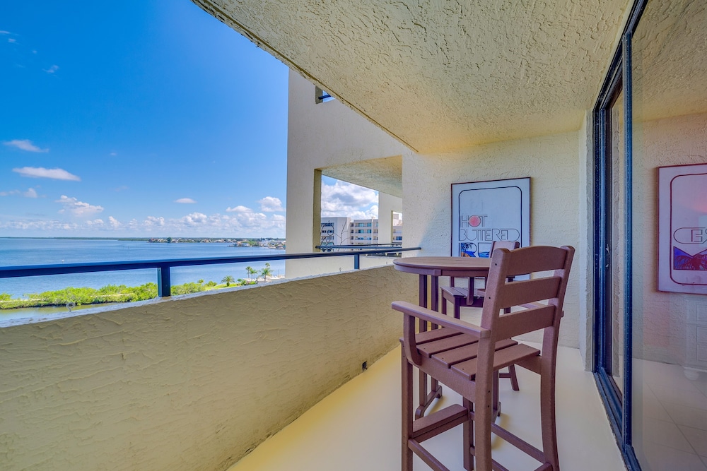 Waterfront Hudson Condo w/ Pool & Beach Access