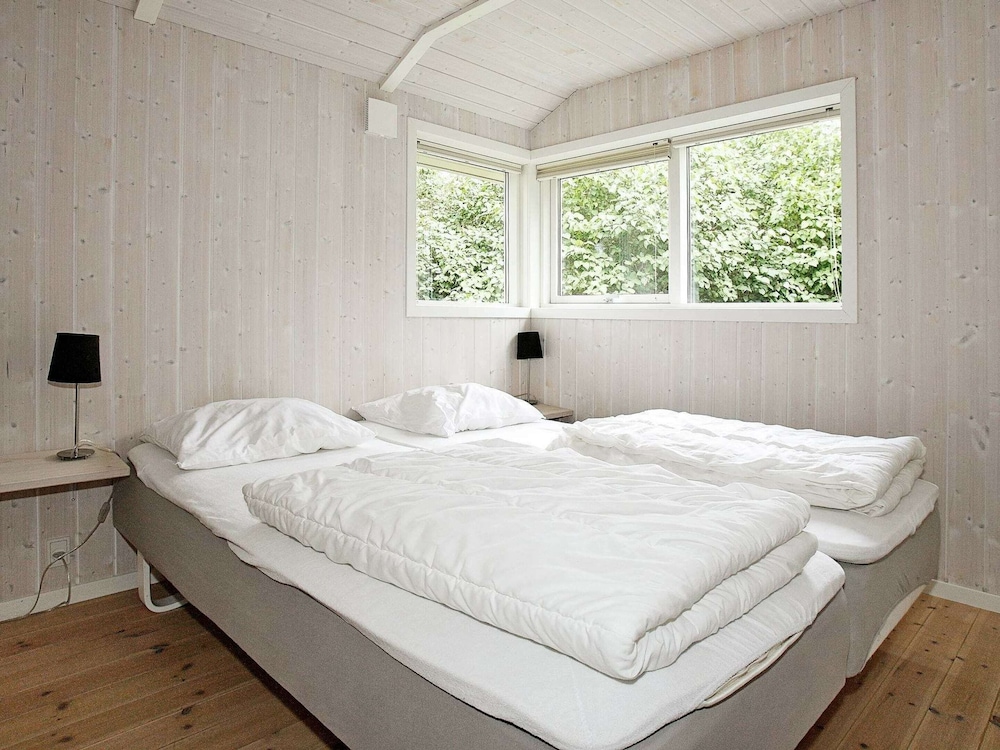 Cozy Holiday Home in Hadsund near Family Friendly Beach view 5