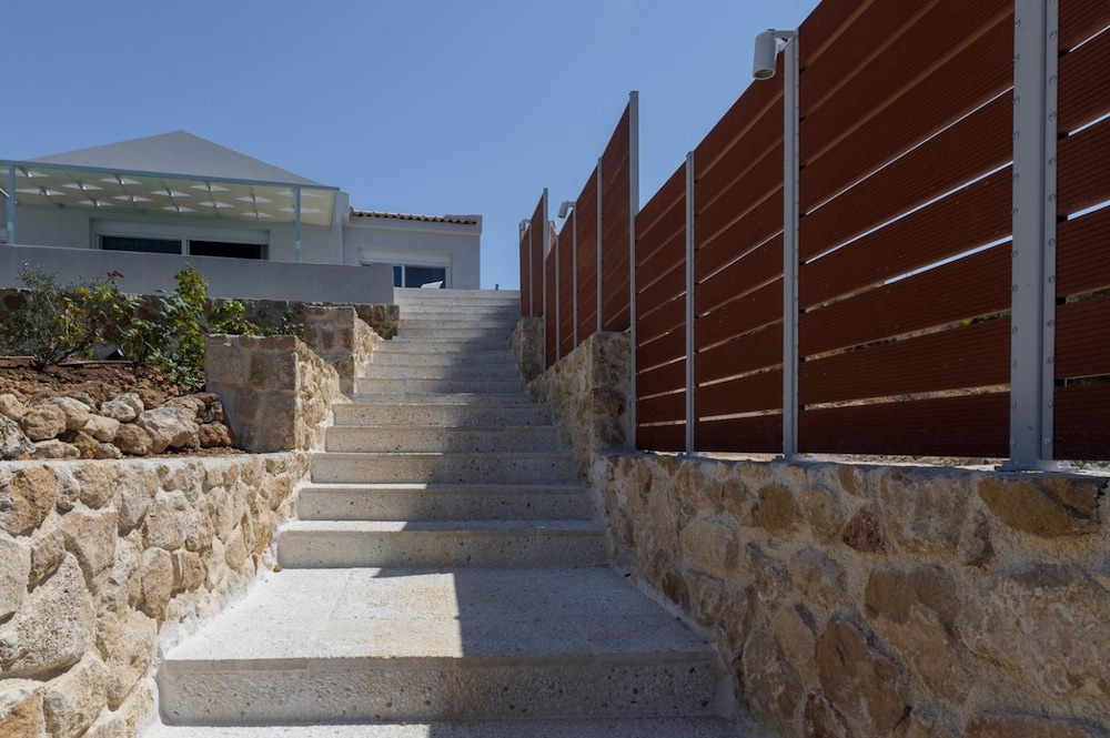 Casa di Pietra With 2 Bedrooms and 3 Bathrooms