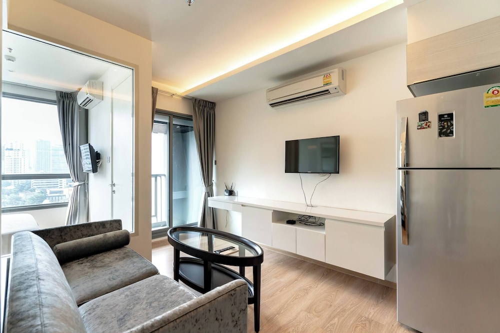 Free Airport Pick Up Rooftop Pool Jacuzzi Gym BTS Emqartier Shopping Mall