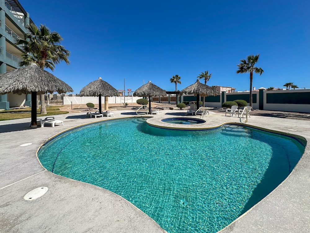Upscale Ocean View Condo Close to it all Great