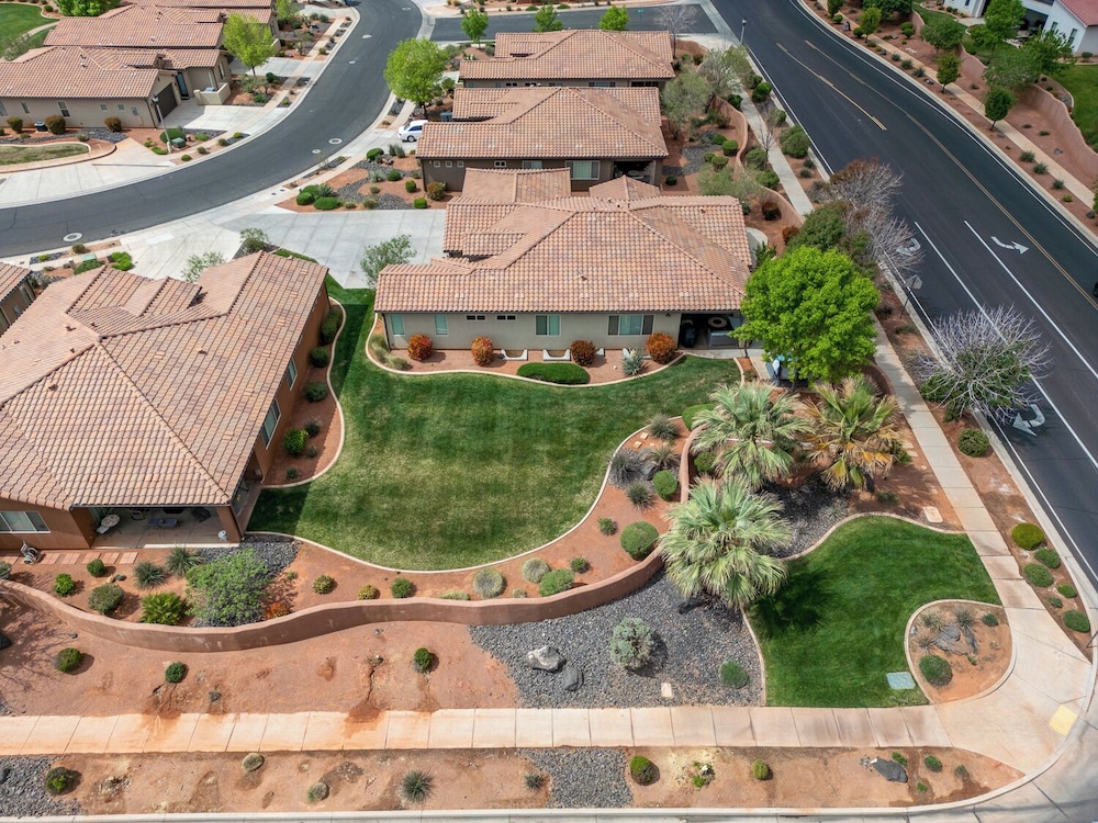 Paradise Village by Cloud Dream Homes