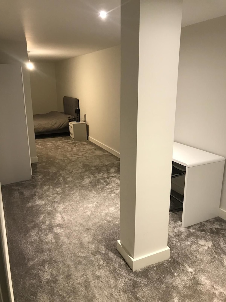 2 Bedroom Luxury Apartment in Leicester view 5