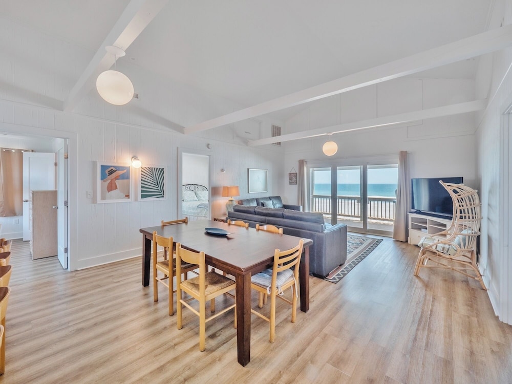 Walking on Sunshine by Topsail Realty