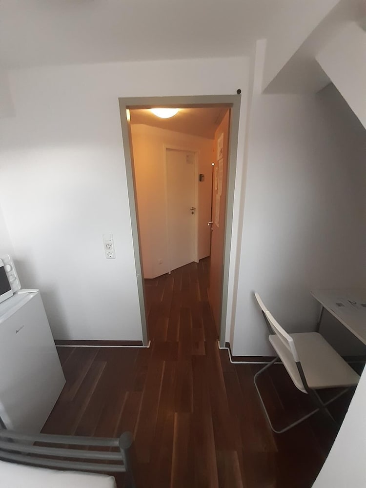 2-Rent Group Hostel Zimmer&Apartments GKP2
