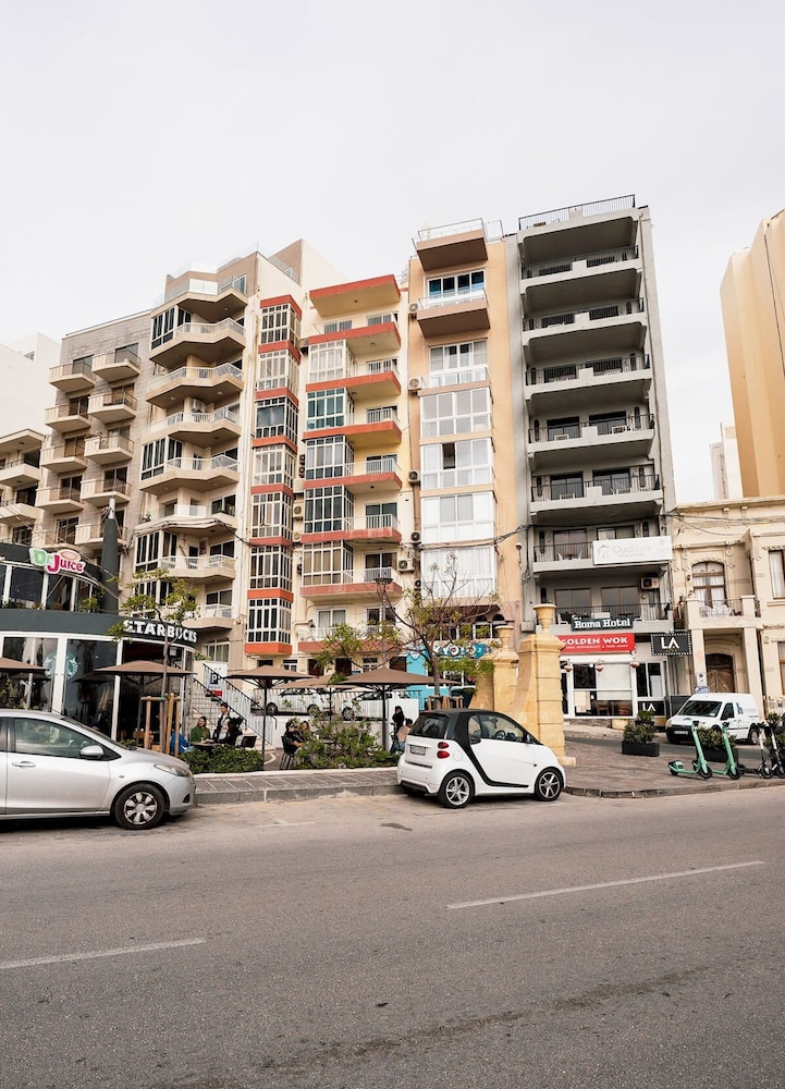 Scenic Seafront Duplex Apartment in Sliema