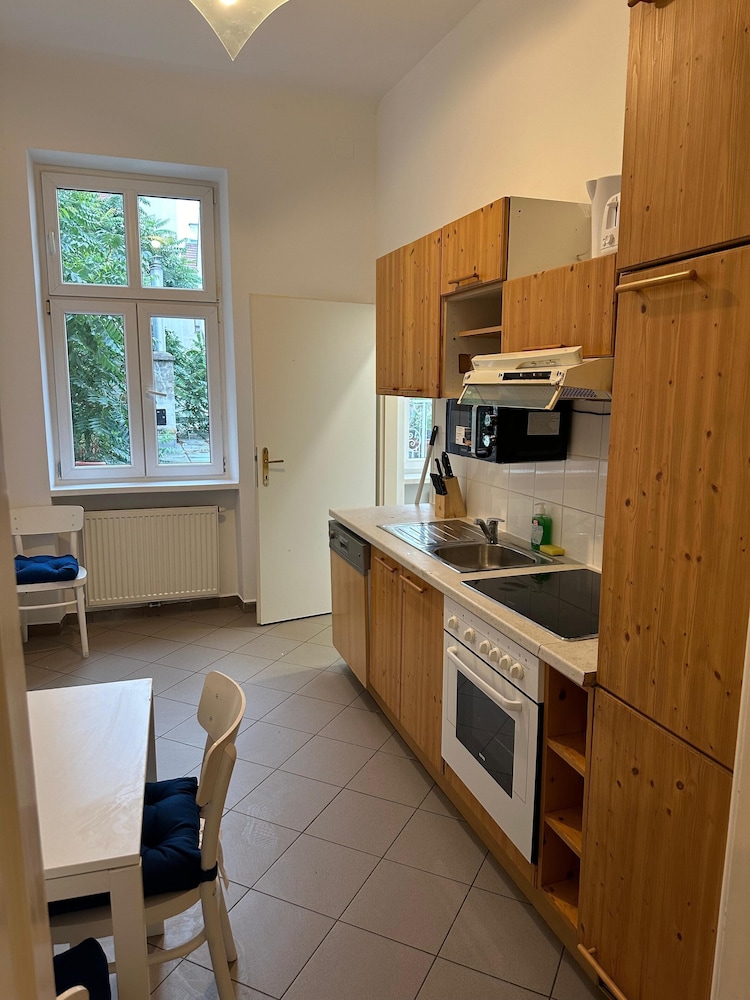 Comfy Apt Long Stay 5P Margareten